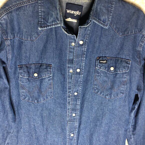 Wrangler Denim Pearl Snap Button Down Size Medium - Picture 2 of 6